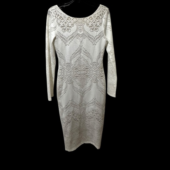 Va Va Voom Dresses & Skirts - NWT Long sleeve Lace‎ dress
